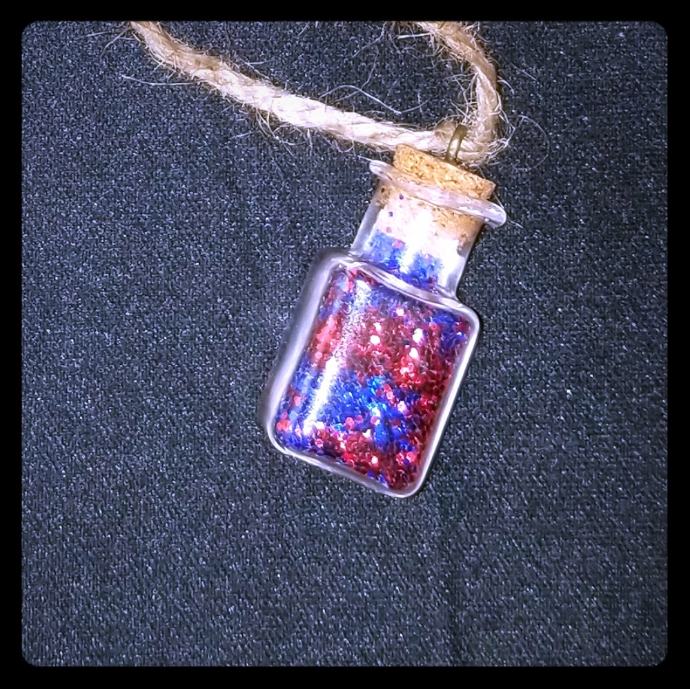 Glitter necklace
